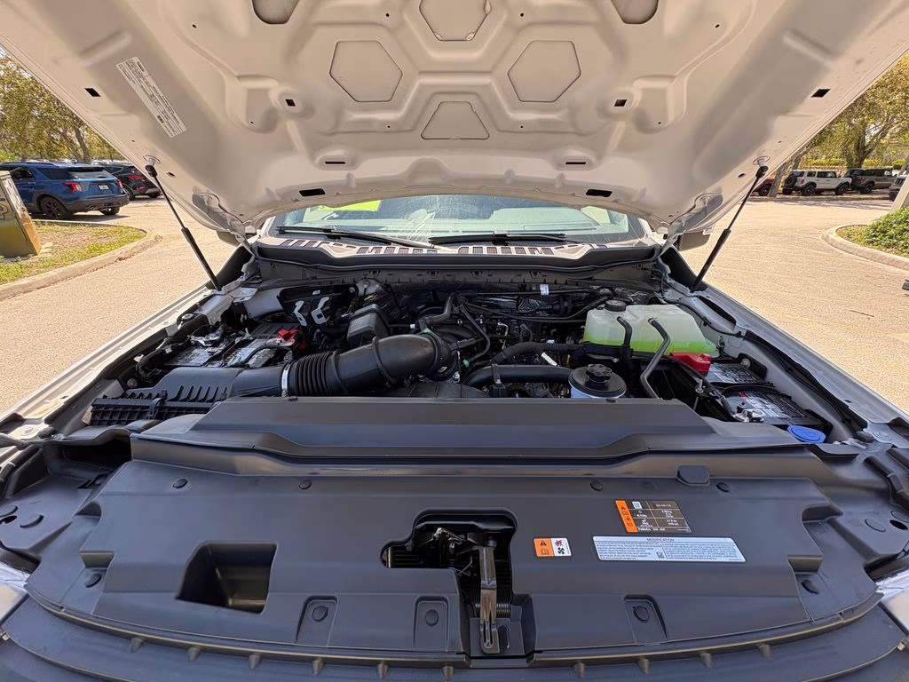 2026 Avalanche Ford Super Duty F-350 SRW XL 4X4 Truck