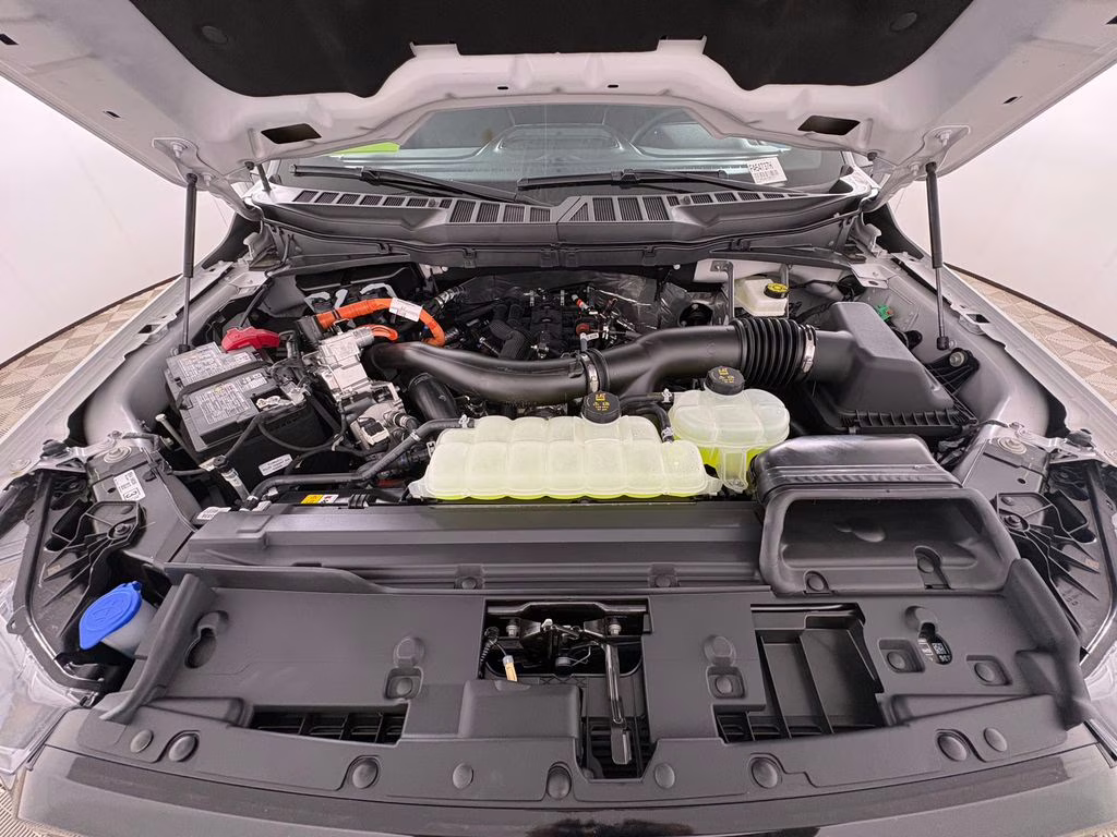 2026 Avalanche Ford F-150 Lariat 4X4 Truck