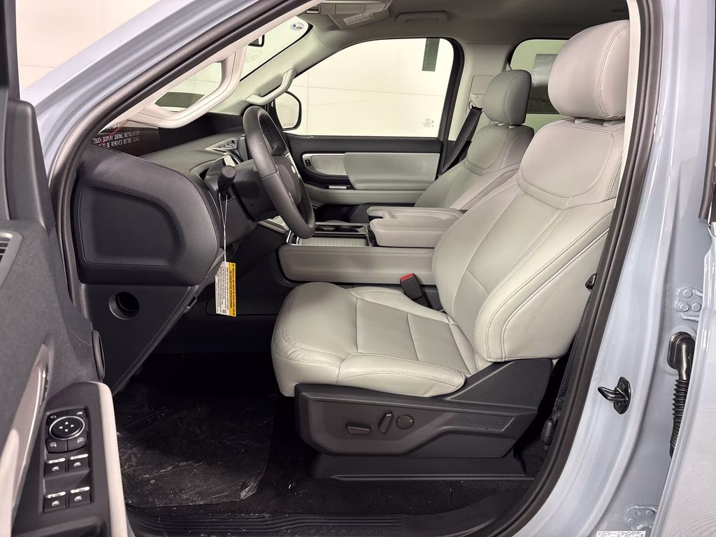 2026 Glacier Gray Metallic Tri-Coat Ford Expedition Active RWD SUV