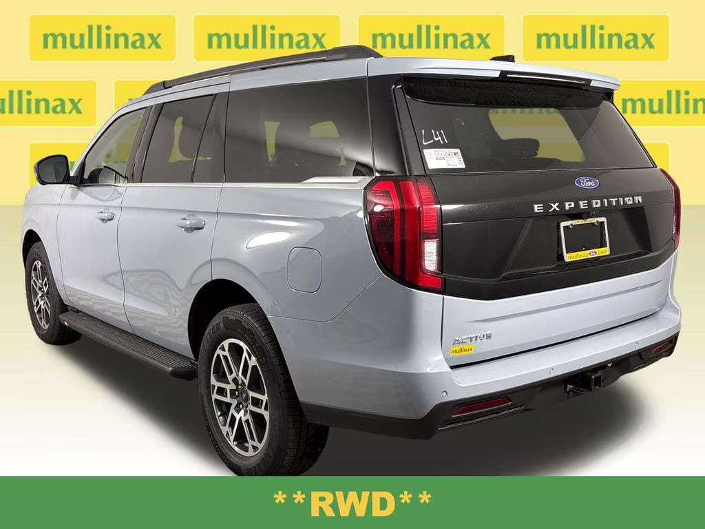 2026 Glacier Gray Metallic Tri-Coat Ford Expedition Active RWD SUV