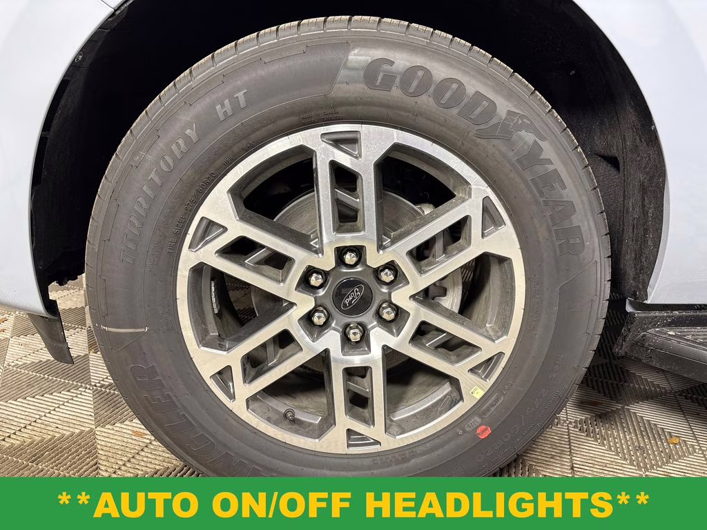 2026 Glacier Gray Metallic Tri-Coat Ford Expedition Active RWD SUV