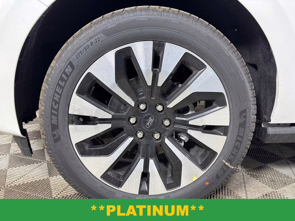 2026 Star White Metallic Tri-Coat Ford Expedition Platinum 4X4 SUV