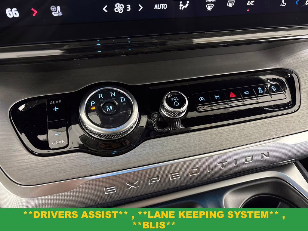 2026 Star White Metallic Tri-Coat Ford Expedition Platinum 4X4 SUV