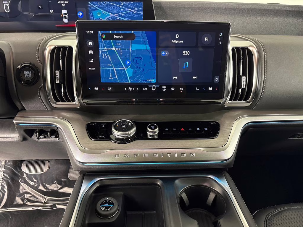 2026 Star White Metallic Tri-Coat Ford Expedition Platinum 4X4 SUV