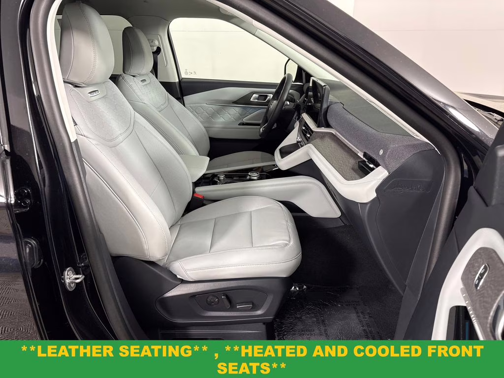 2026 Agate Black Metallic Ford Explorer Platinum 4X4 SUV