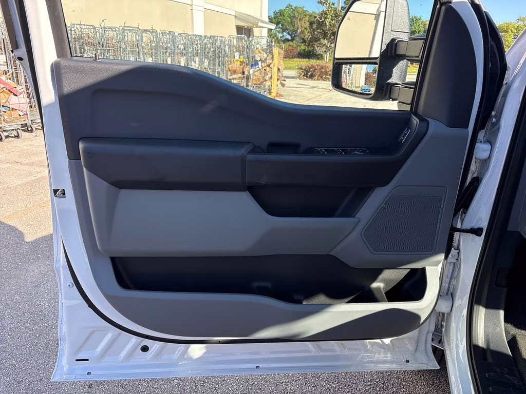 2026 Oxford White Ford Super Duty F-350 SRW XL 4X4 Truck