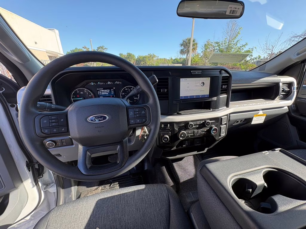 2026 Oxford White Ford Super Duty F-350 SRW XL 4X4 Truck