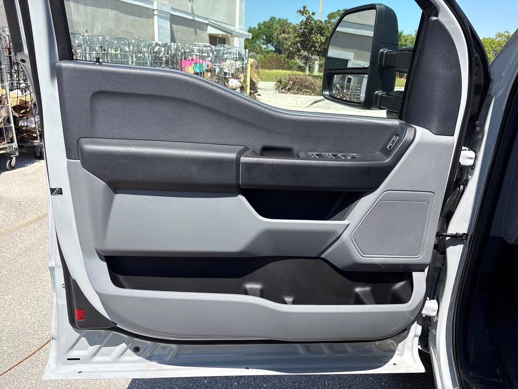 2026 Avalanche Ford Super Duty F-350 SRW XL 4X4 Truck