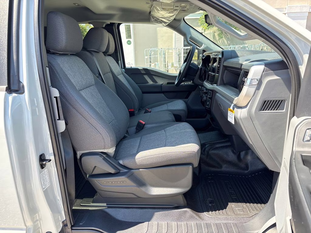 2026 Avalanche Ford Super Duty F-350 SRW XL 4X4 Truck