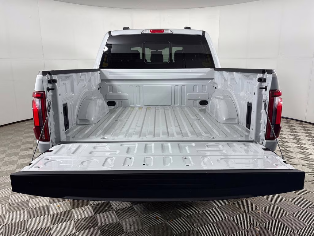 2026 Avalanche Ford F-150 Lariat 4X4 Truck