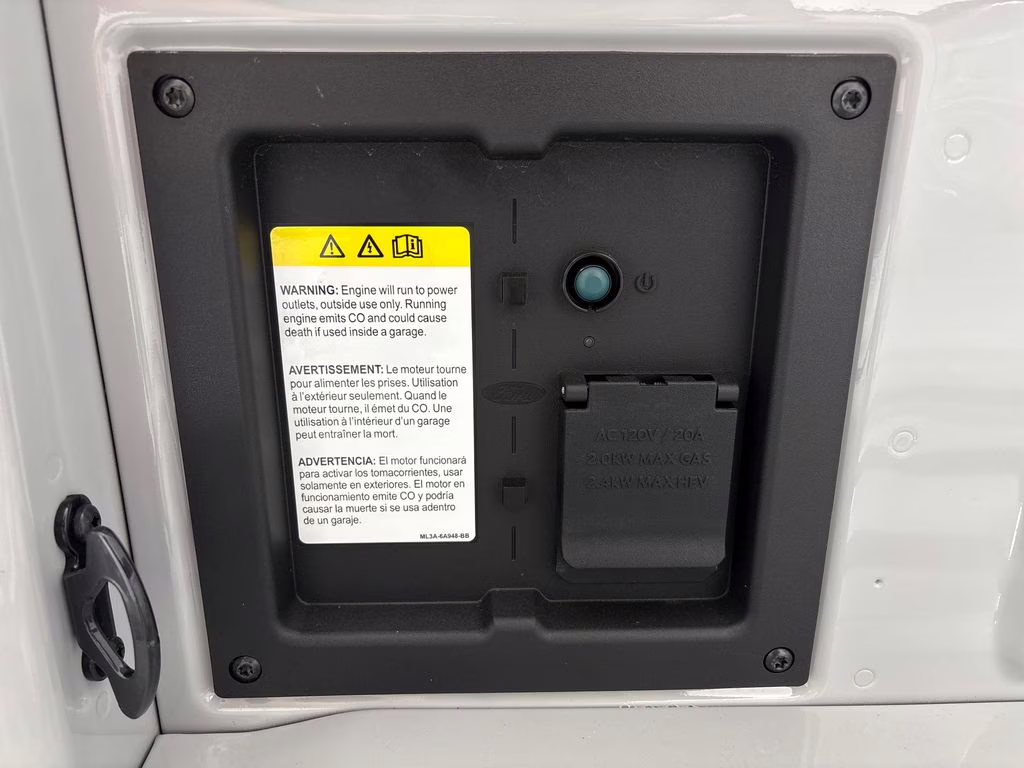 2026 Avalanche Ford F-150 Lariat 4X4 Truck