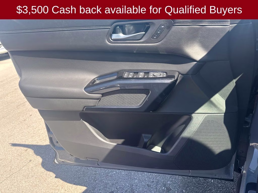 2026 Boulder Gray/Super Black Nissan Pathfinder Platinum FWD SUV