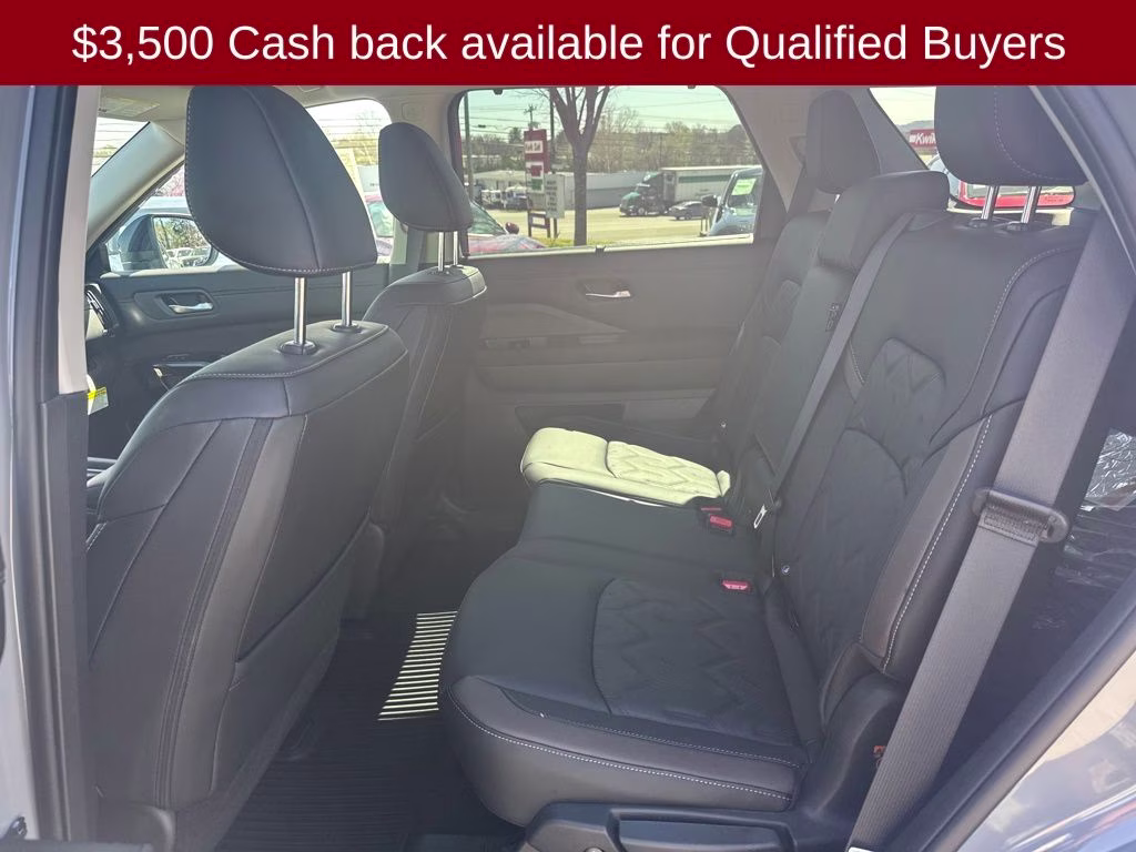 2026 Boulder Gray/Super Black Nissan Pathfinder Platinum FWD SUV