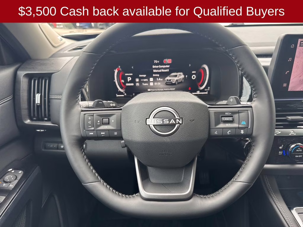 2026 Everest White Pearl/Black Nissan Pathfinder Platinum FWD SUV