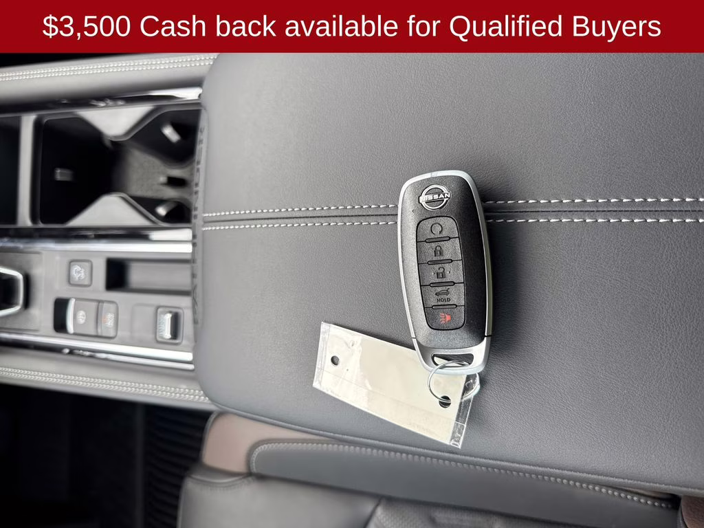 2026 Everest White Pearl/Black Nissan Pathfinder Platinum FWD SUV