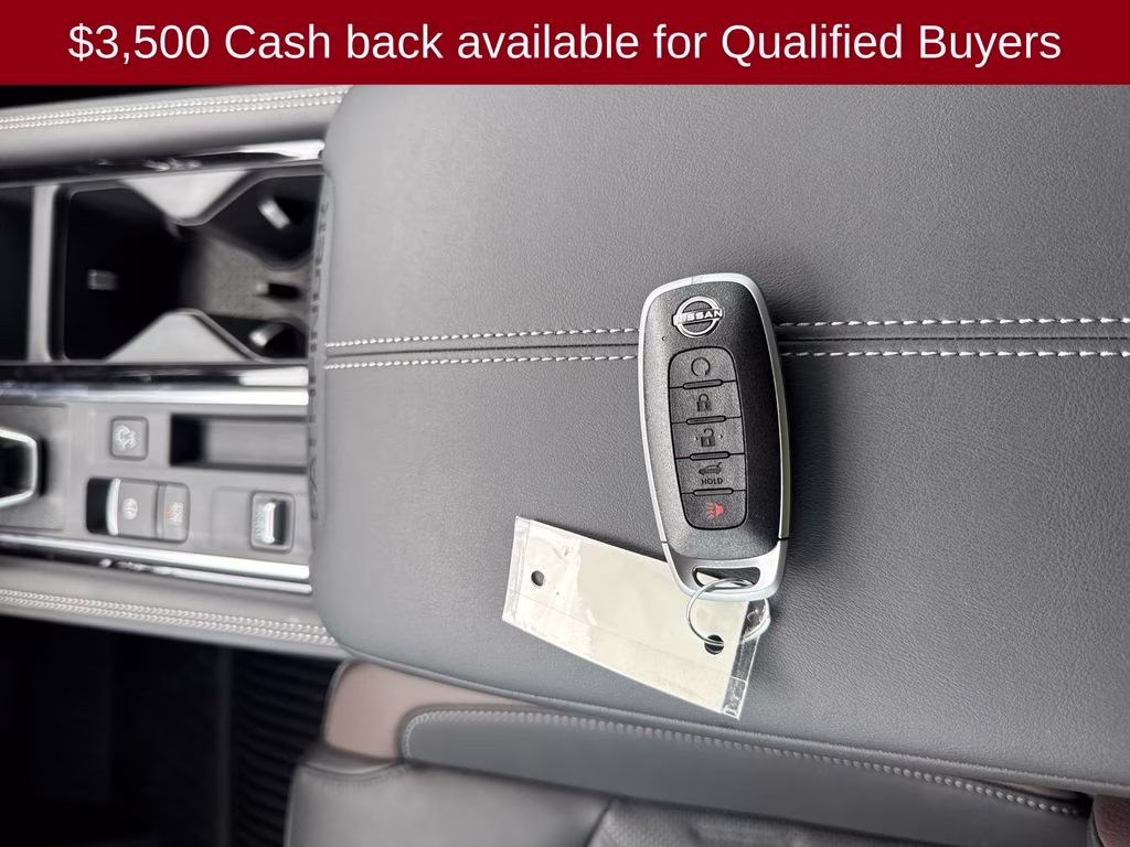 2026 Everest White Pearl/Black Nissan Pathfinder Platinum FWD SUV
