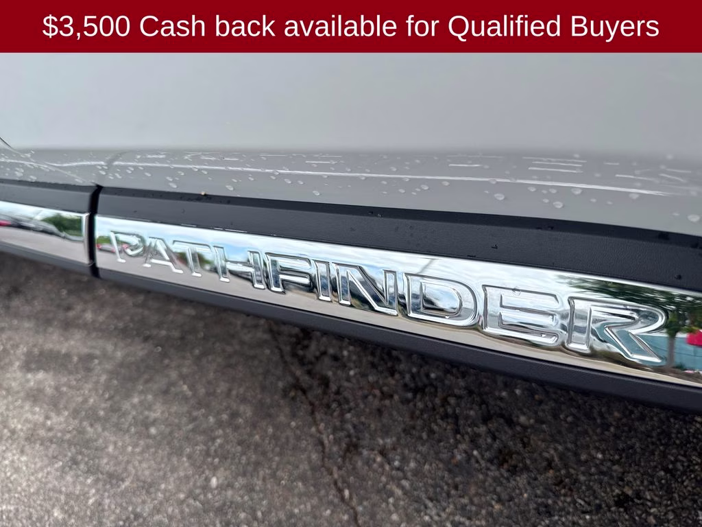 2026 Everest White Pearl/Black Nissan Pathfinder Platinum FWD SUV