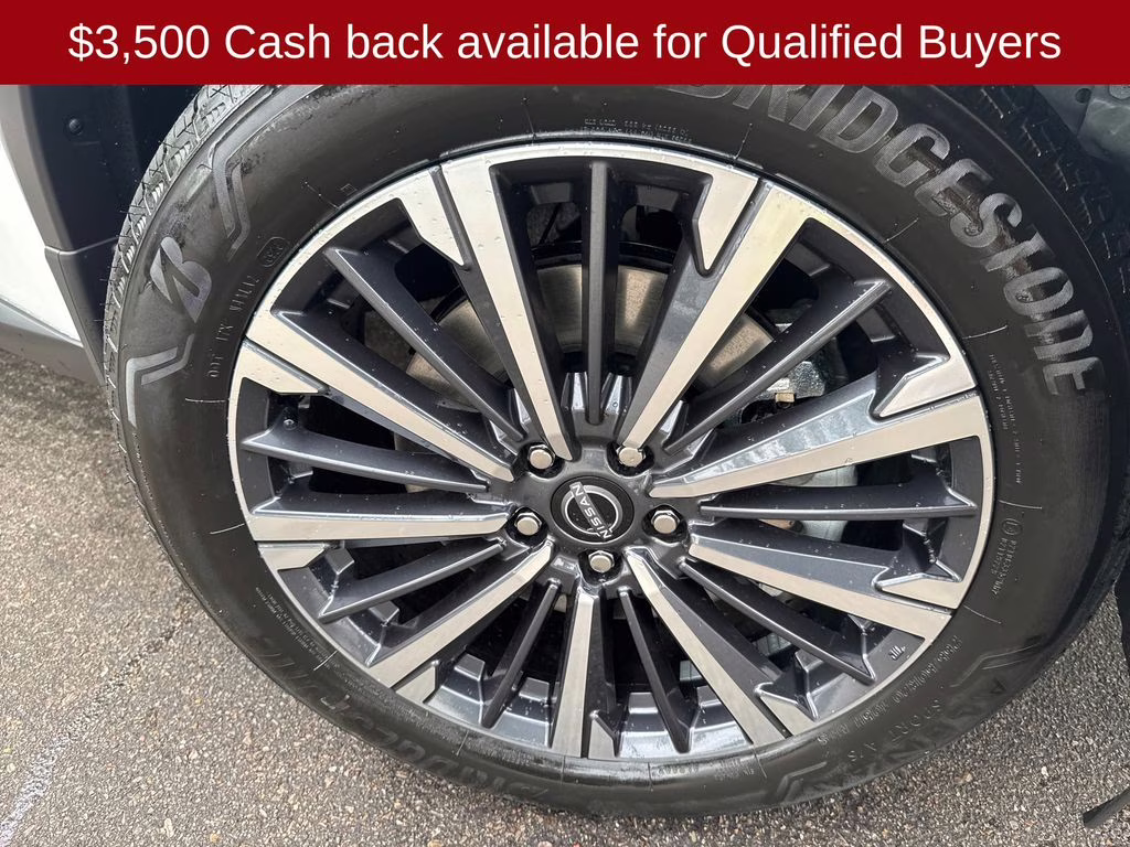 2026 Everest White Pearl/Black Nissan Pathfinder Platinum FWD SUV