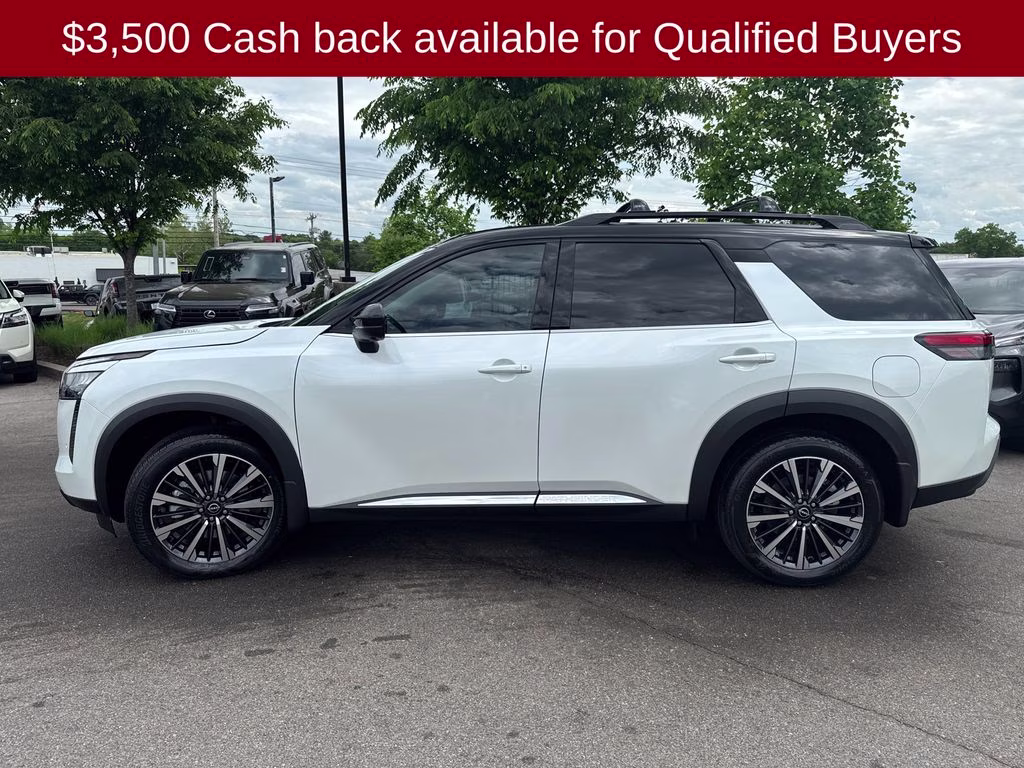 2026 Everest White Pearl/Black Nissan Pathfinder Platinum FWD SUV