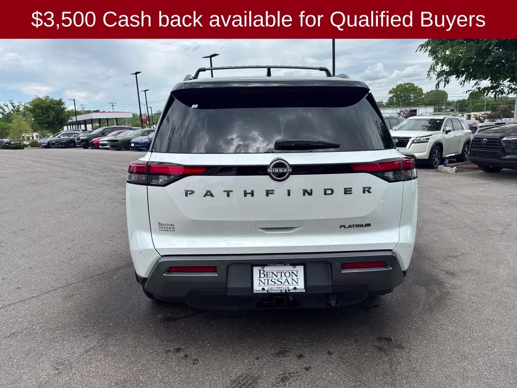 2026 Everest White Pearl/Black Nissan Pathfinder Platinum FWD SUV