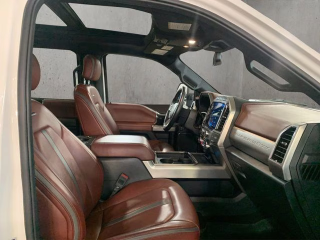 2022 Star White Metallic Tri-Coat Ford Super Duty F-350 SRW Platinum 4X4 Truck