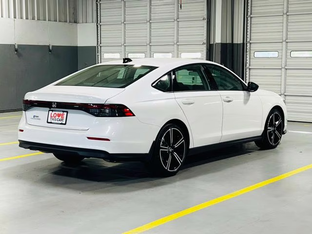 2026 Platinum White Pearl Honda Accord SE FWD Sedan