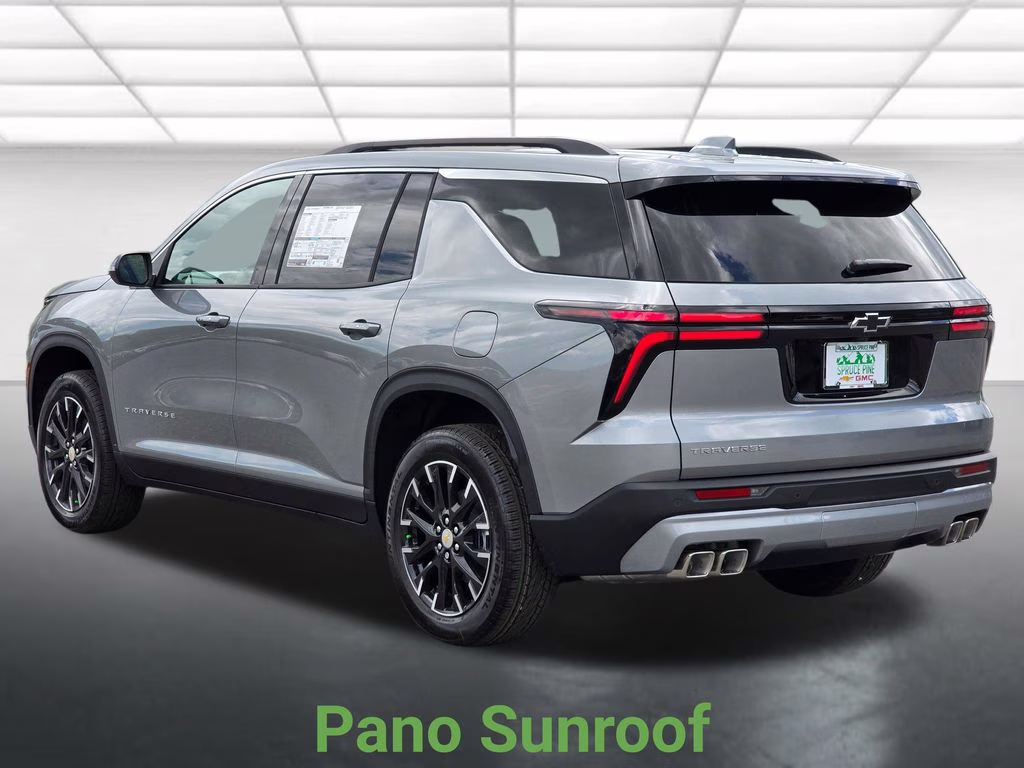 2026 Sterling Gray Metallic Chevrolet Traverse LT FWD SUV