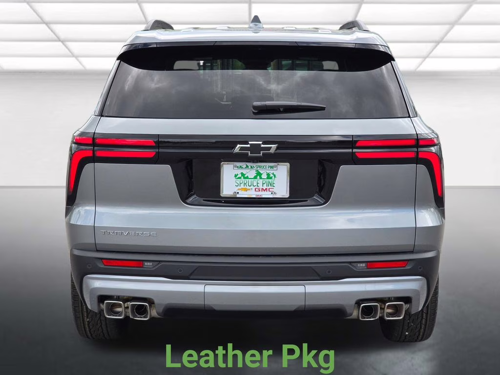 2026 Sterling Gray Metallic Chevrolet Traverse LT FWD SUV