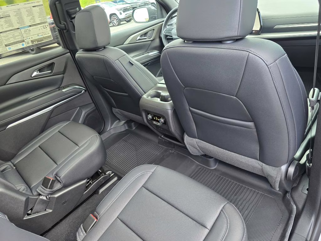 2026 Sterling Gray Metallic Chevrolet Traverse LT FWD SUV