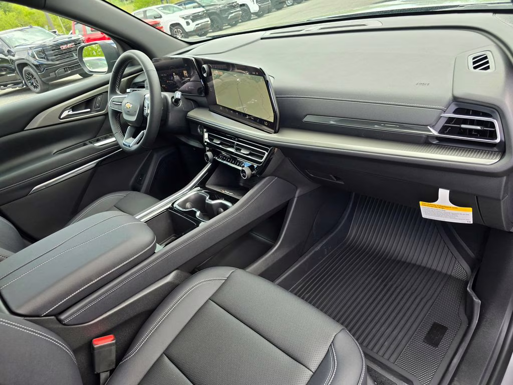 2026 Sterling Gray Metallic Chevrolet Traverse LT FWD SUV