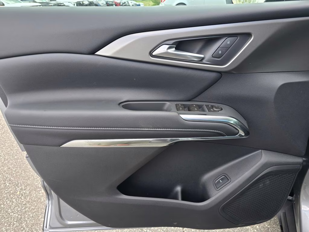 2026 Sterling Gray Metallic Chevrolet Traverse LT FWD SUV