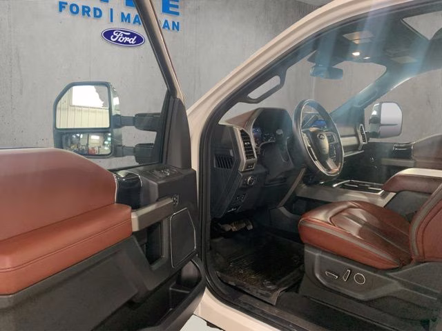 2022 Star White Metallic Tri-Coat Ford Super Duty F-350 SRW Platinum 4X4 Truck