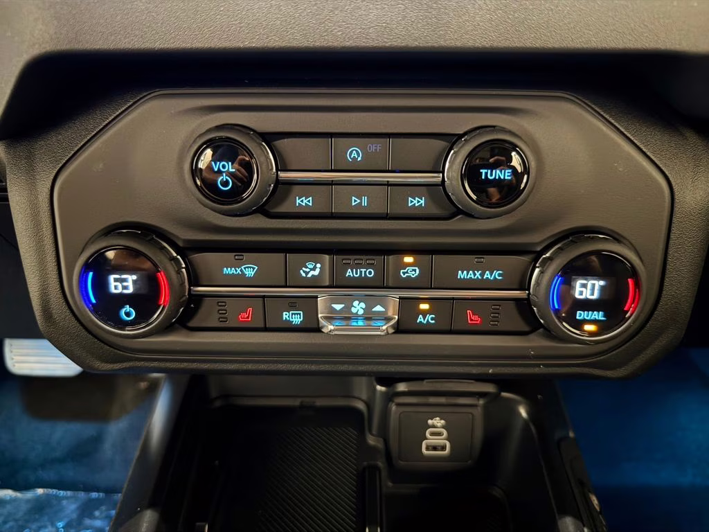 2026 Oxford White Ford Bronco Big Bend 4X4 SUV