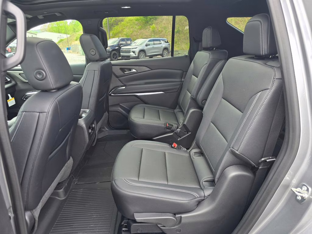 2026 Sterling Gray Metallic Chevrolet Traverse LT FWD SUV