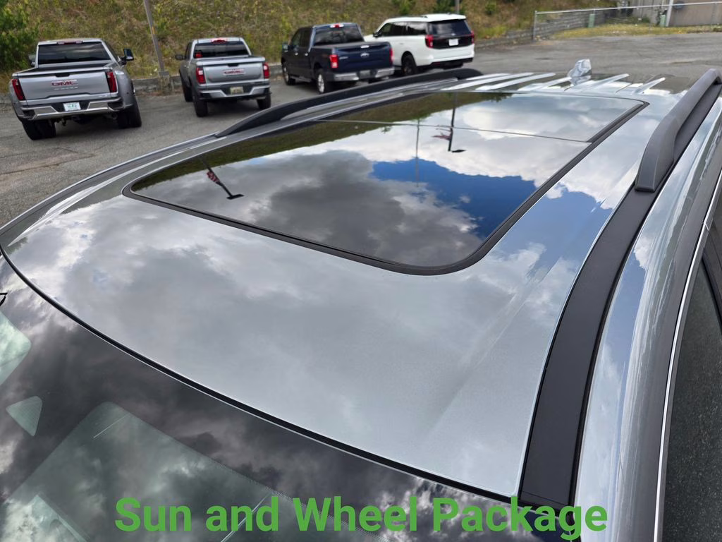 2026 Sterling Gray Metallic Chevrolet Traverse LT FWD SUV