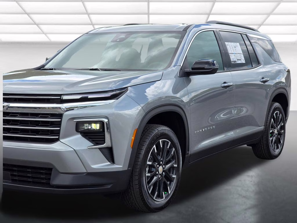 2026 Sterling Gray Metallic Chevrolet Traverse LT FWD SUV