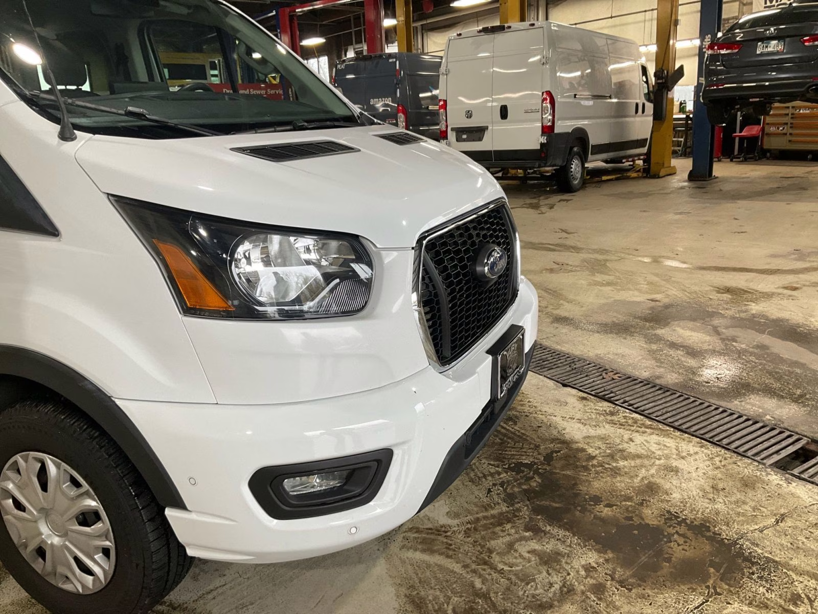2023 Oxford White Ford Transit-350 XLT RWD Crossover