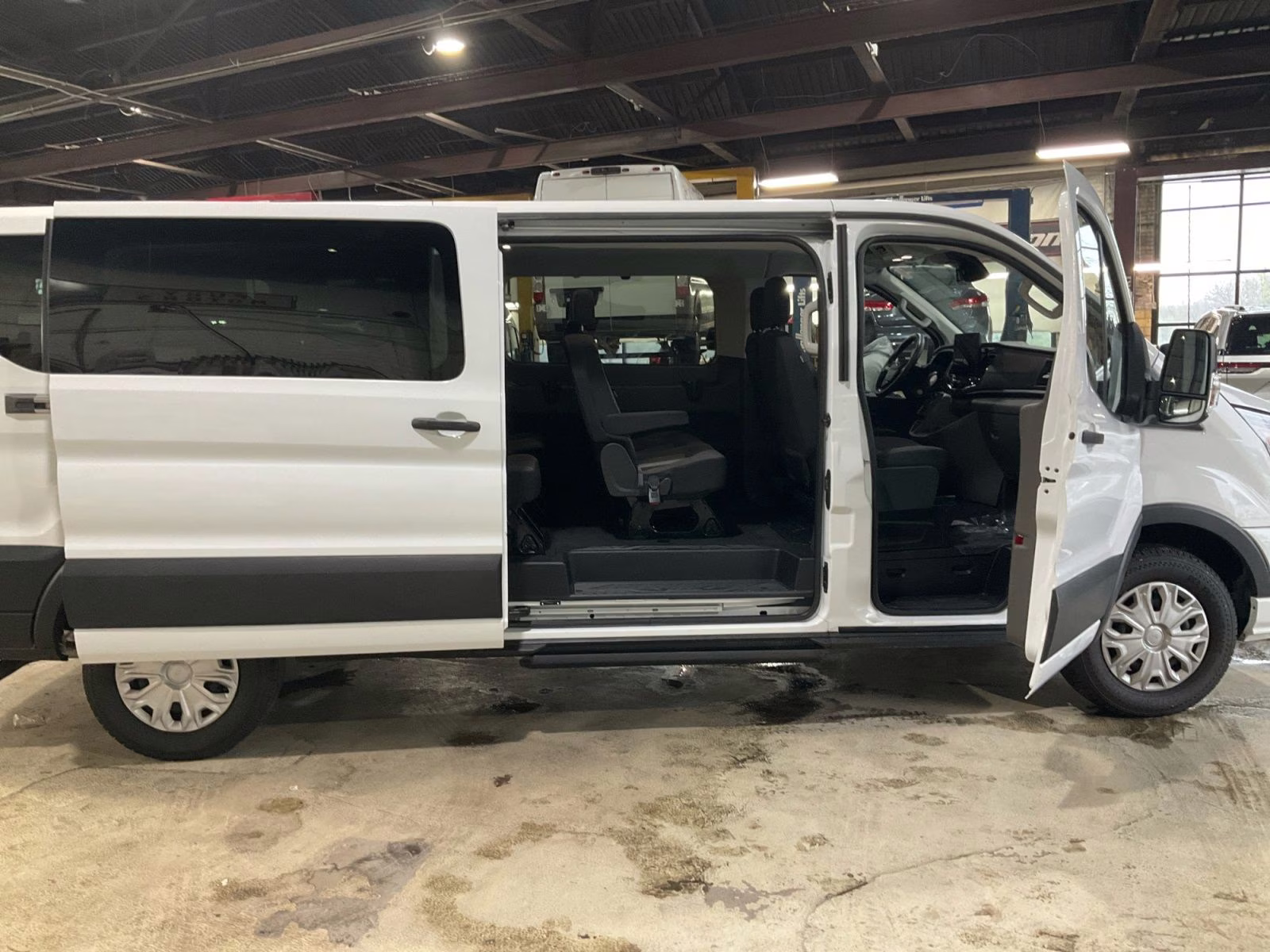 2023 Oxford White Ford Transit-350 XLT RWD Crossover