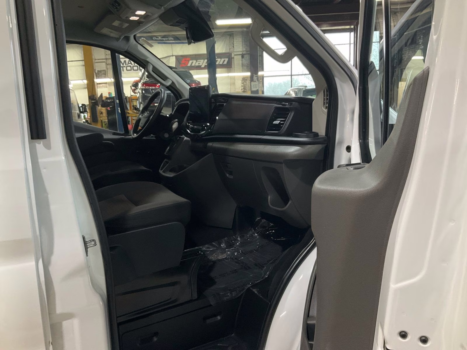 2023 Oxford White Ford Transit-350 XLT RWD Crossover