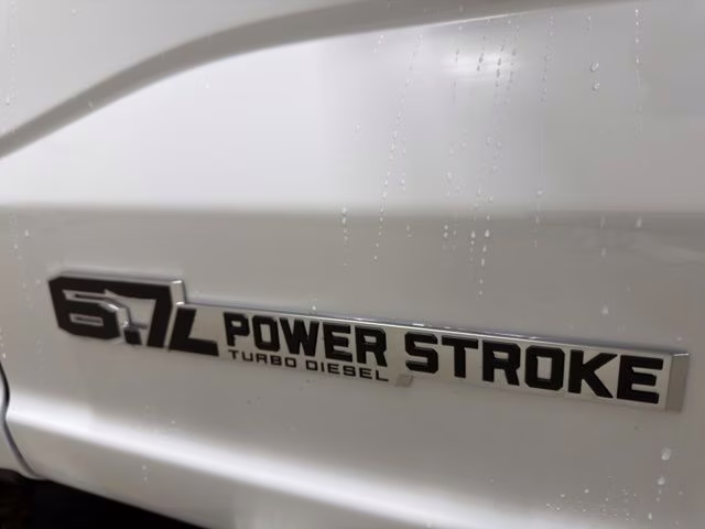 2026 Oxford White Ford Super Duty F-250 SRW Lariat 4X4 Truck