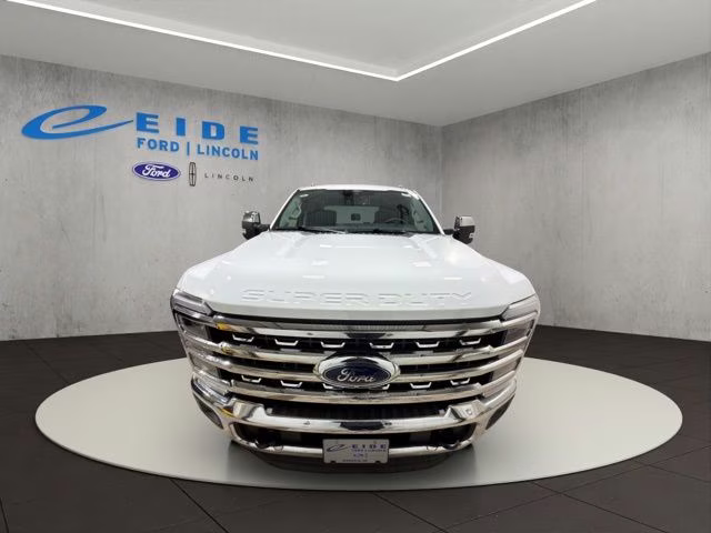 2026 Oxford White Ford Super Duty F-250 SRW Lariat 4X4 Truck