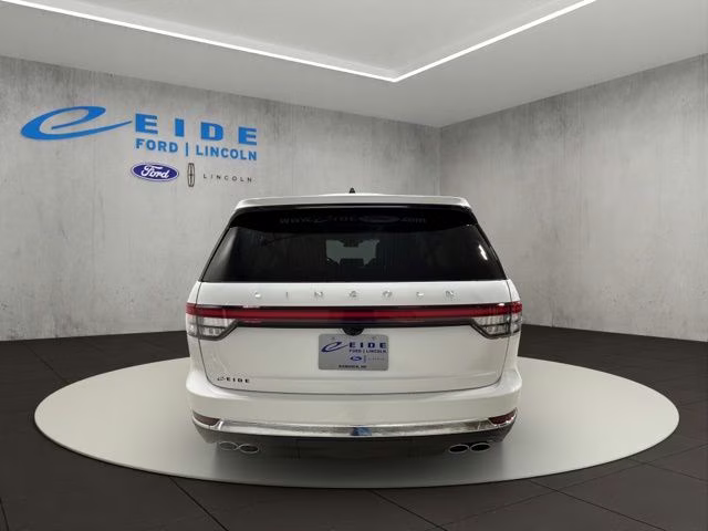 2026 Pristine White Metallic Tri-Coat Lincoln Aviator Premiere AWD SUV