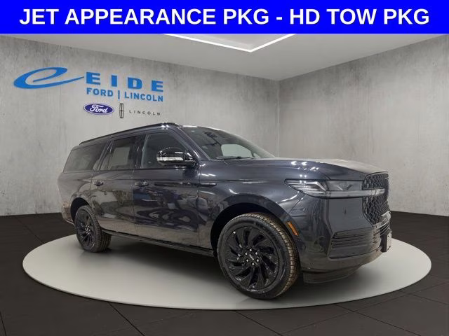 2026 Starlight Gray Premium Colorant Lincoln Navigator L Reserve 4X4 SUV
