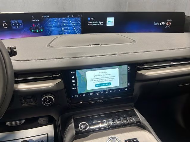 2026 Starlight Gray Premium Colorant Lincoln Navigator L Reserve 4X4 SUV