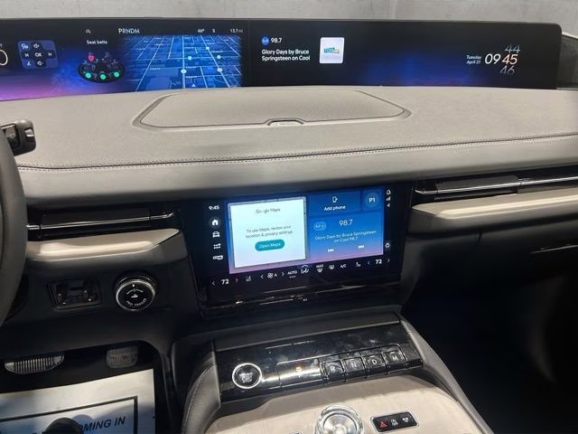 2026 Starlight Gray Premium Colorant Lincoln Navigator L Reserve 4X4 SUV