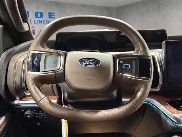 2026 Agate Black Metallic Ford Expedition Max King Ranch 4X4 SUV