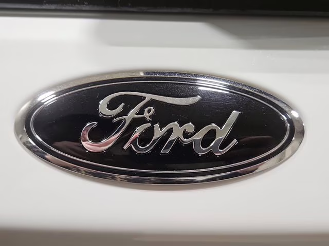 2026 Star White Metallic Tri-Coat Ford Explorer Tremor 4X4 SUV