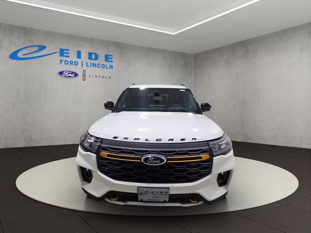 2026 Star White Metallic Tri-Coat Ford Explorer Tremor 4X4 SUV