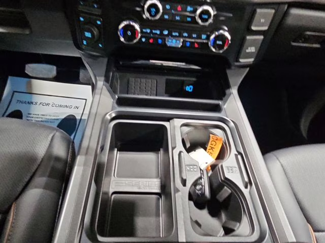 2026 Oxford White Ford Super Duty F-250 SRW Lariat 4X4 Truck