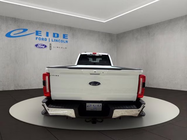 2026 Oxford White Ford Super Duty F-250 SRW Lariat 4X4 Truck